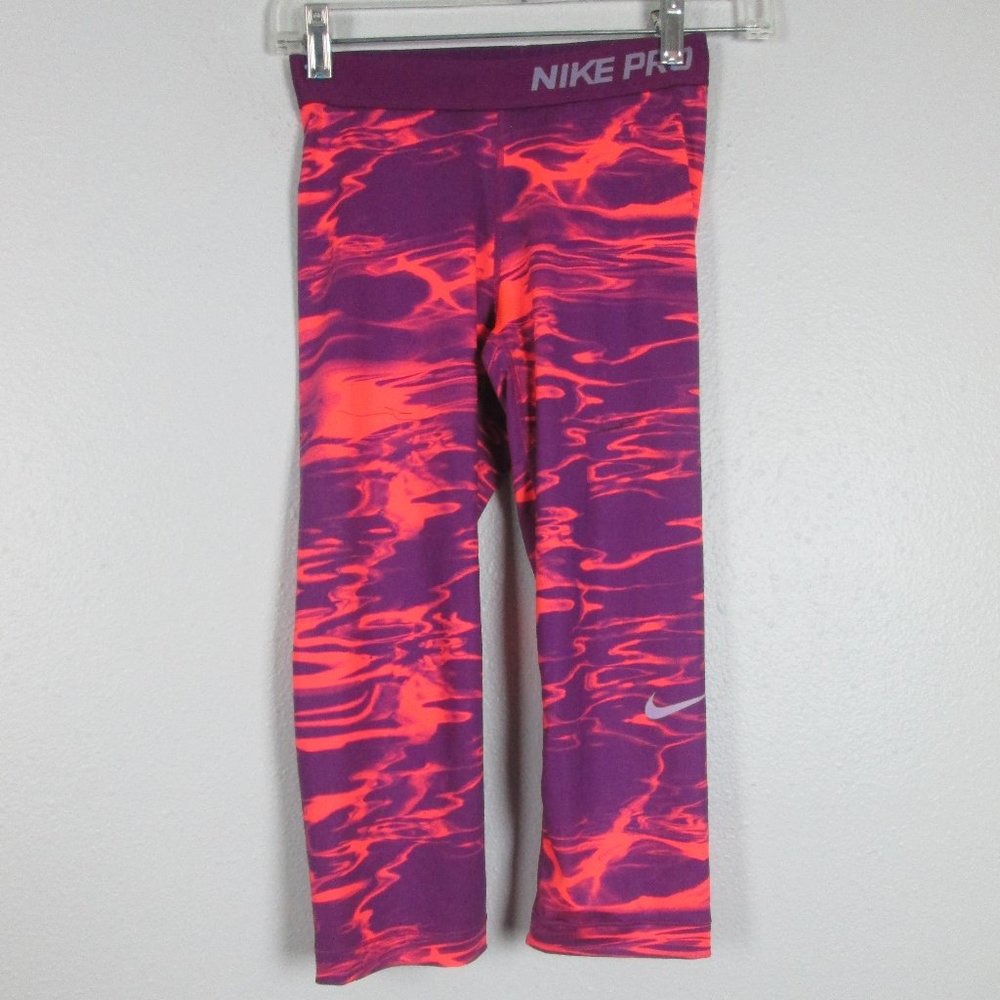 NIKE PRO CAPRIS SIZE SMALL